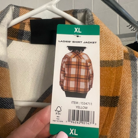 Stylish Tan and White Plaid Utility Jacket - Picture 2 of 3